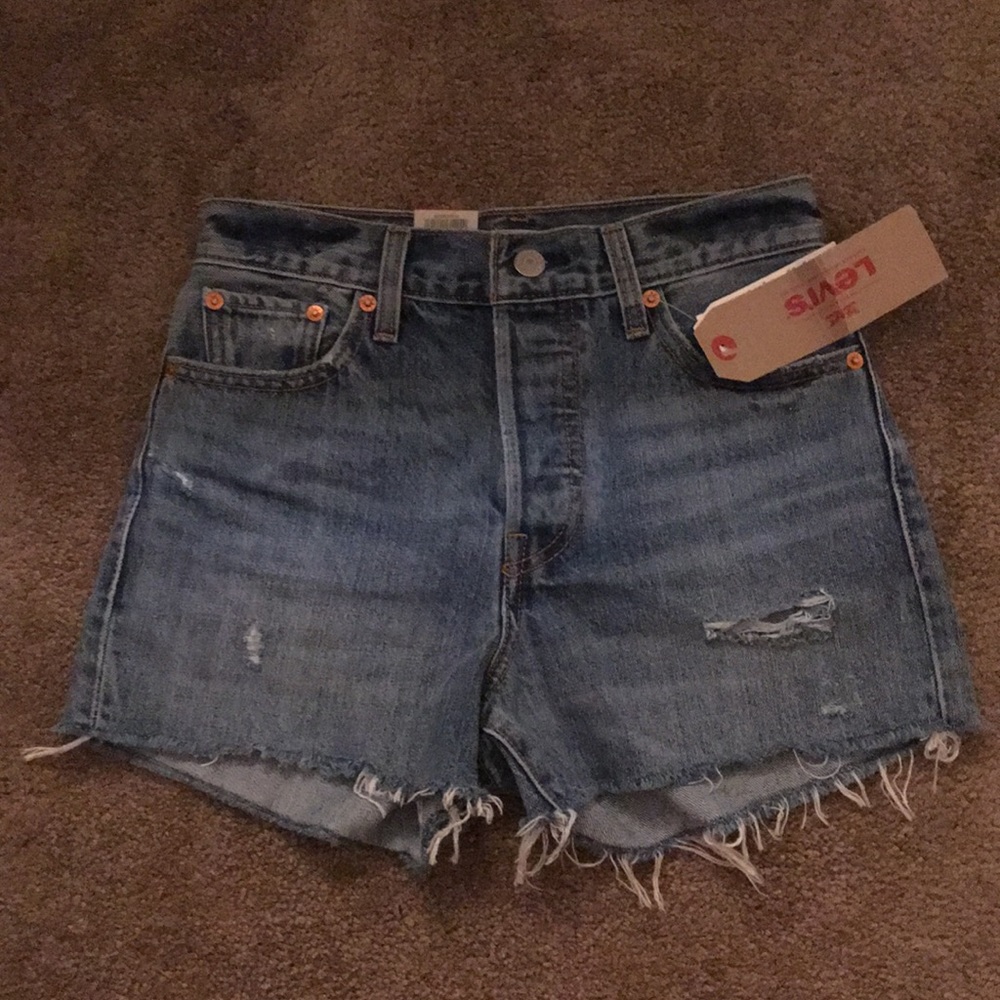 NWT Levi Wedgie Short size 26